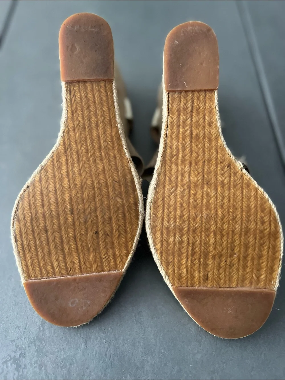 Tahari Nude Beige Espadrille Wedge Sandals Size 8M Resort Coastal‎ Chic